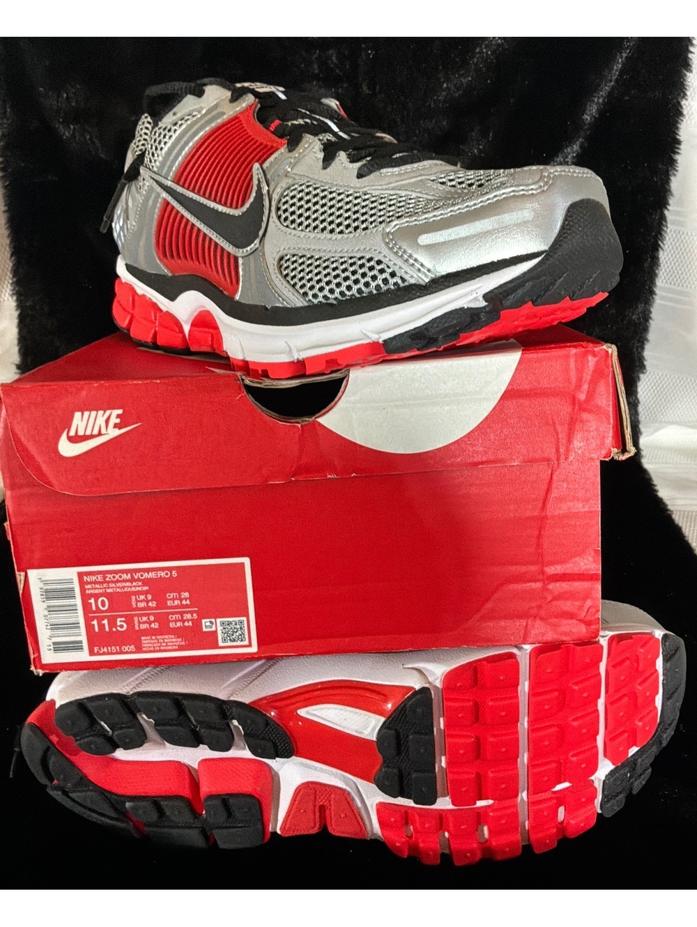 Nike Zoom Vomero 5 Running Shoes - Men's Size 10